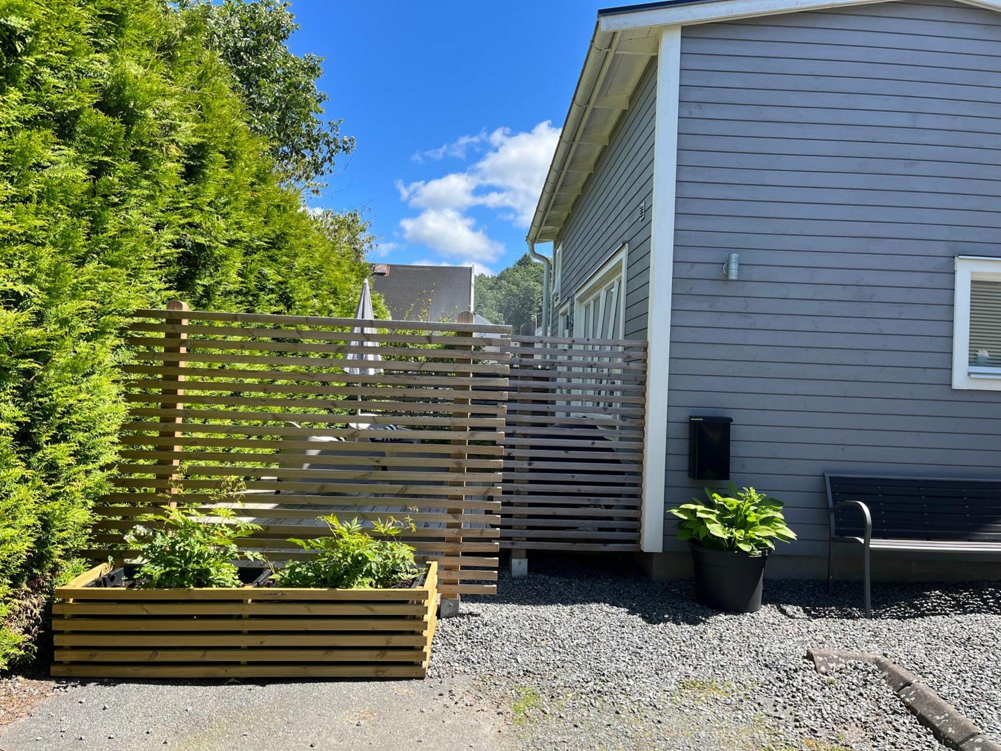 Tiny Grey House With Loft, 15 Min From City Center Goteborg Esterno foto